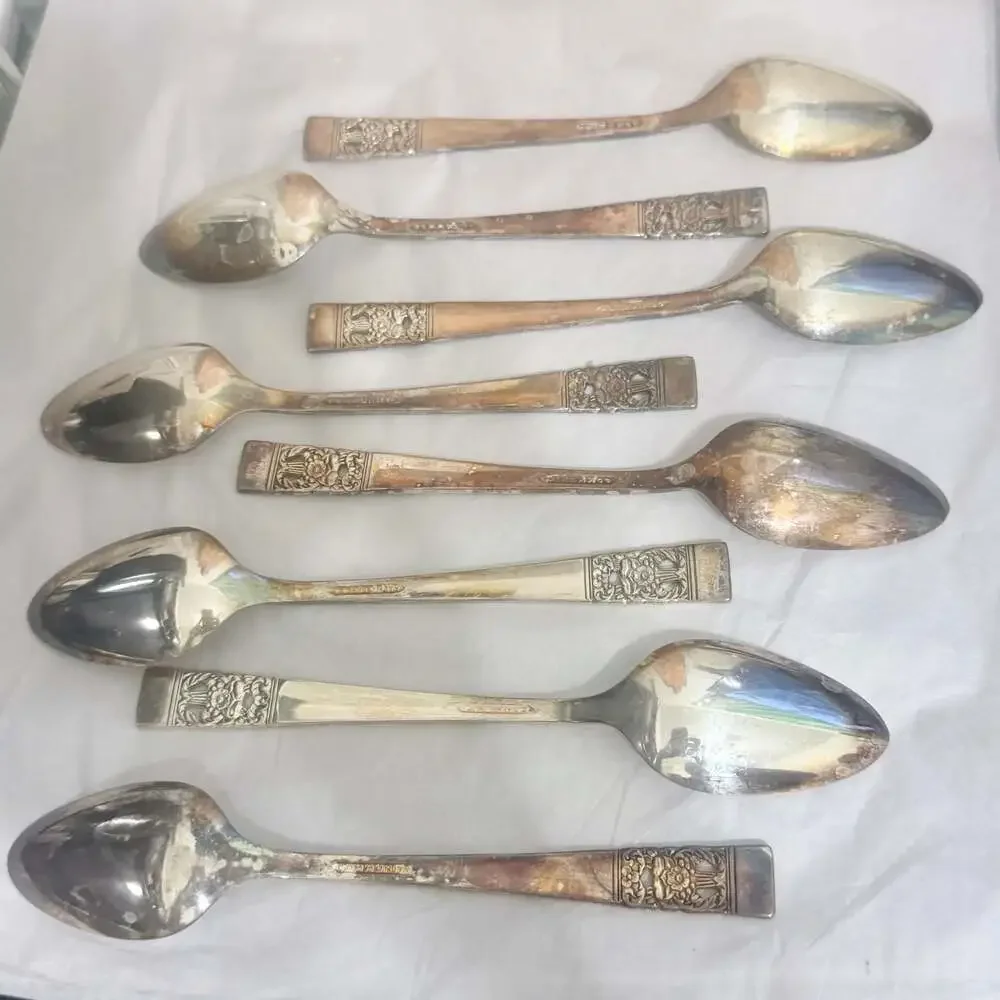 Set of 8  Vtg Oneida Community Silver Plated Coronation Pattern Teaspoons